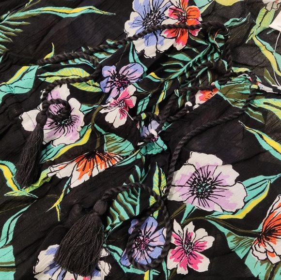 Floral beach cover up - Picture 3 of 5